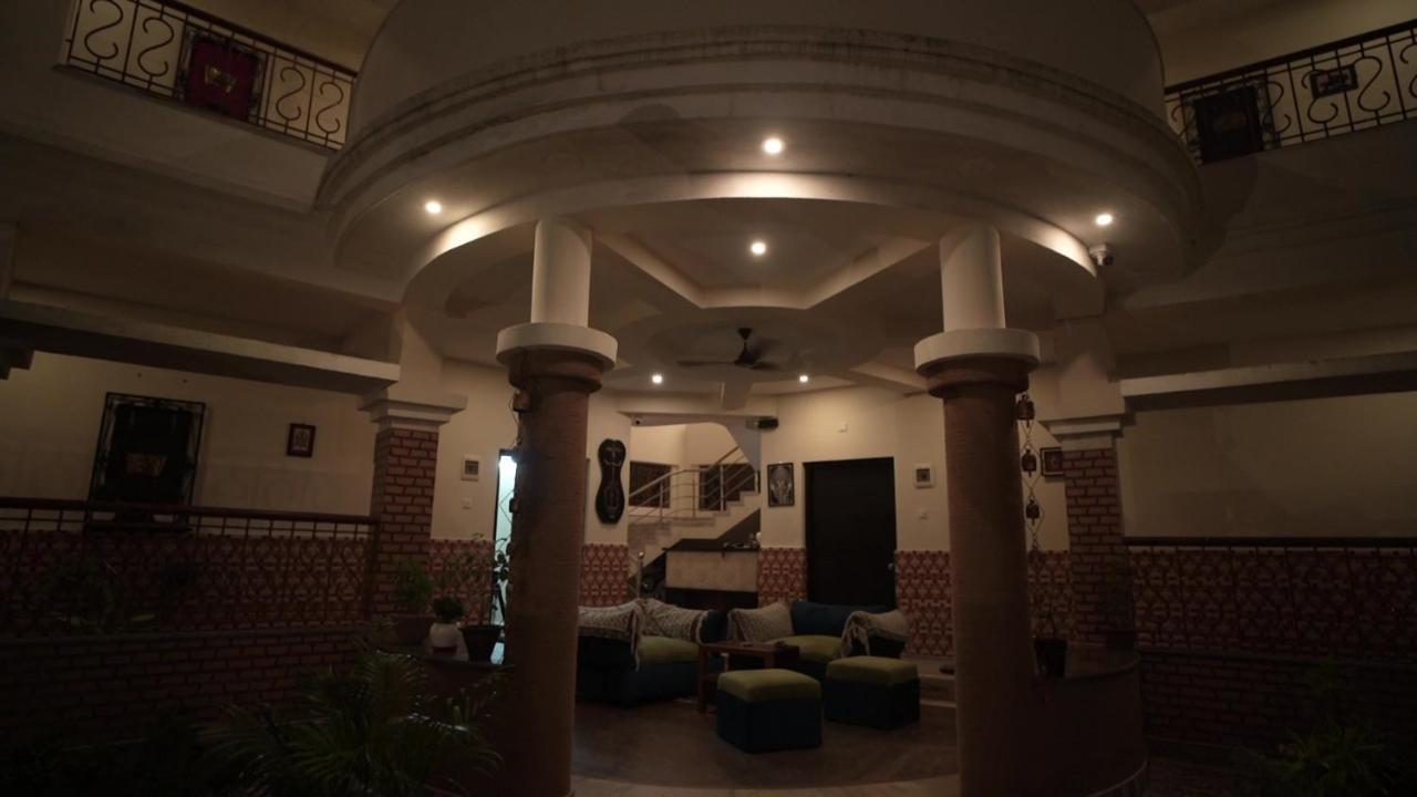 Hotel Kolam Shānti Niketan Extérieur photo