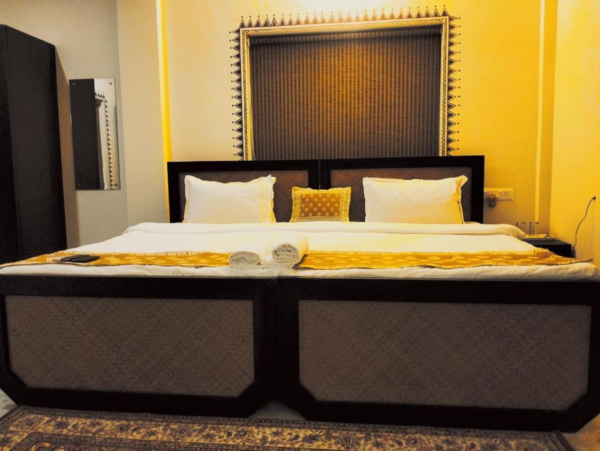 Hotel Kolam Shānti Niketan Extérieur photo